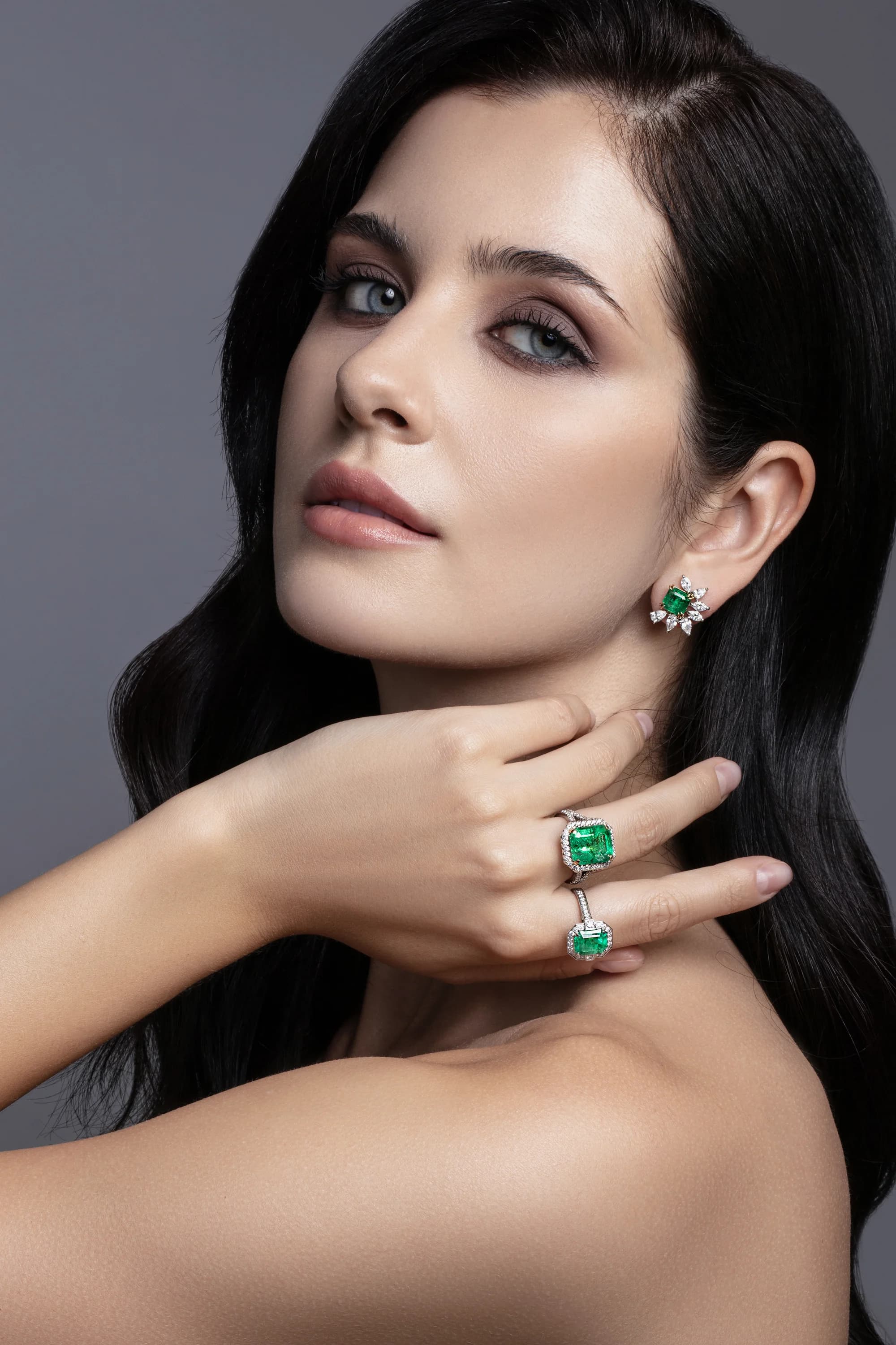 2.90 ct Emerald Ring, 18k white gold